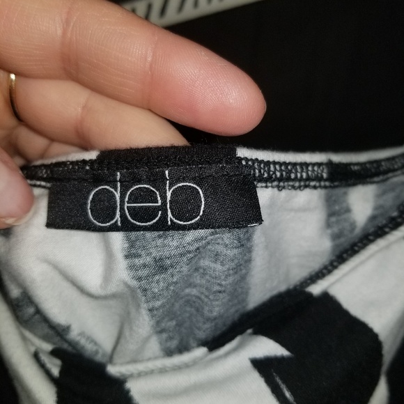 Off the shoulder - Picture 2 of 2